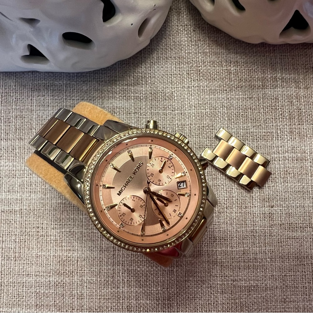 Authentic Michael Kors Women Ritz Watch - Picture 2 of 13